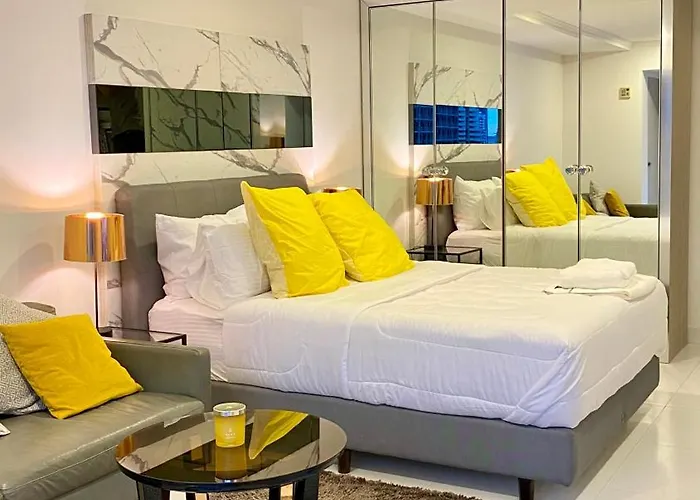 Sukhumvit13 Luxury Suite